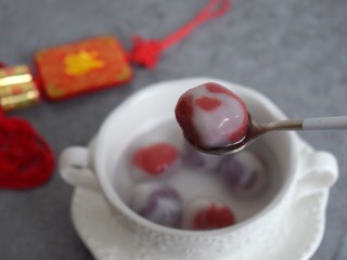 20、#欢度元宵#雨花石汤圆,看看纹路是不是很漂亮呢！看起来就已经够赏心悦目了。