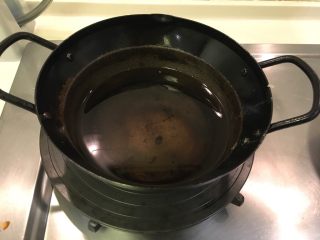 9、糖醋小肉球,先热油吧！