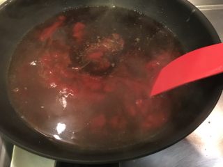 23、糖醋小肉球,除了生粉，全部下锅去，煮开