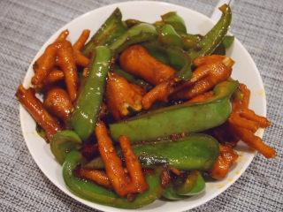 26、青椒炒鸡爪,这一道青椒炒鸡爪就可以尽情食用啦，一口气可以吃三碗饭呢