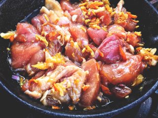 17、春日小清新之 香橙煎鸡肉,腌好后开小火，煎鸡肉