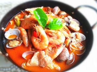 10、泰式冬阴功汤,熬制8分钟左右，即可关火装盘