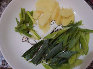 13、新奥尔良烤鸡腿,还有准备好少许葱段