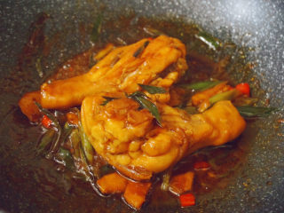 22、新奥尔良烤鸡腿,鸡腿双面翻煮均匀即可出锅食用la