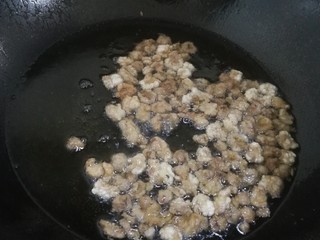 17、桂花香菇牛肉油辣酱  下饭神器,鸡油熬成渣渣