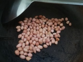 19、桂花香菇牛肉油辣酱  下饭神器,干锅小火炒熟花生米