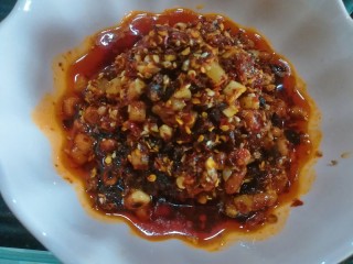 29、桂花香菇牛肉油辣酱  下饭神器,盛入大碗内