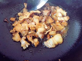 8、蚝油洋葱炒肉,翻炒均匀