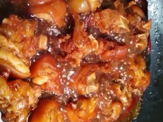 10、红烧猪蹄,最后大火收干汤汁略为浓稠