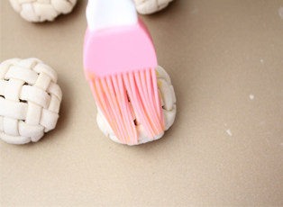 19、锦绣中华绣球塔,表面刷上全蛋液。