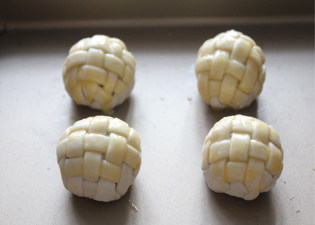 20、锦绣中华绣球塔,放在烤盘里。