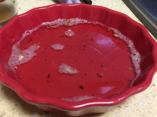 17、媳妇儿的手艺★老北京炸酱面,我们把多余的荤油倒出来。以免太油了。