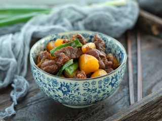 14、无肉不欢+牛肉烧土豆,成品图