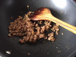 13、白萝卜煮,翻炒均匀