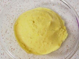 6、绿豆糕, 这是压好的绿豆泥。