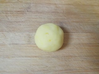 15、绿豆糕, 收口搓圆。