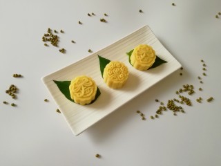 22、绿豆糕,冷藏一下食用口味更佳。