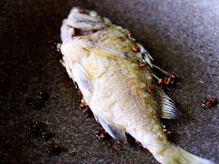 8、蔬菜海杂拌火锅????,两面煎至金黄色即可关火