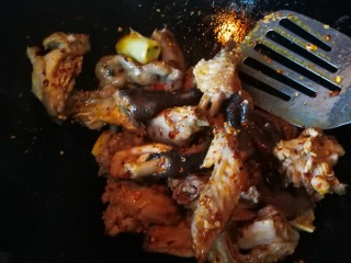 11、肾果烧鸡公,炒均匀