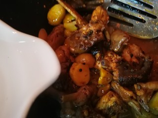 16、肾果烧鸡公,加水