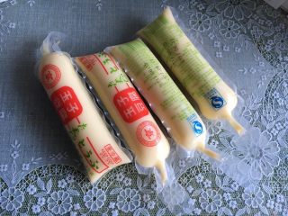 1、芙蓉豆腐,准备好新鲜的日本豆腐