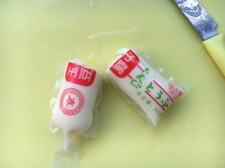 2、芙蓉豆腐,连包装一切为二