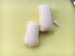 3、芙蓉豆腐,轻轻挤出豆腐