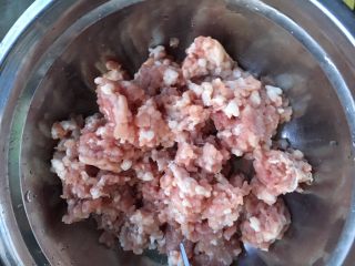 6、芙蓉豆腐,肉糜加料酒腌制一会