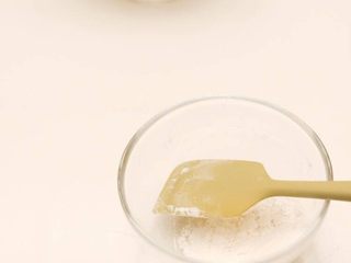 1、【樱】春日的樱花和菓子,糯米粉少量多次加水和成比耳垂稍软的面团