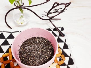 8、油炸汤圆,混合均匀备用