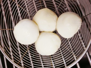 13、油炸汤圆,捞起沥水