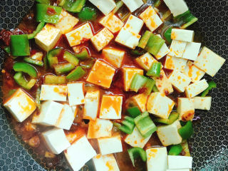 10、红油豆腐,加入少许清水