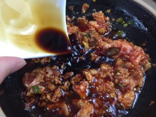 7、肉末粉丝煲,生抽