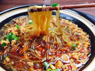 14、肉末粉丝煲,啊，来张口～