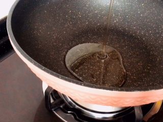 7、红烧羊肉煲,起锅入油