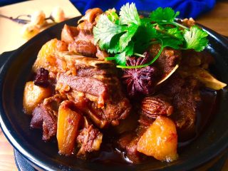 22、红烧羊肉煲,成品