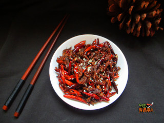 10、灯影牛肉丝,一大块牛肉做好也真的就没多少,再也不说超市里包装好的贵的像抢劫了