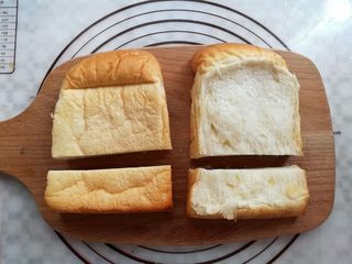 14、豆腐茄子酱三明治,厚吐司切成口袋大小