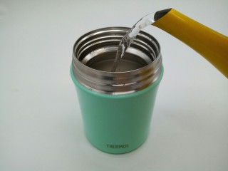 11、红薯粥,再一次倒入开水（一定要刚烧好的开水）