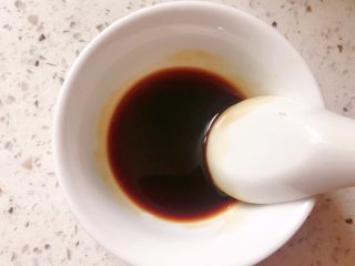 10、培根卷金针菇,搅拌均匀