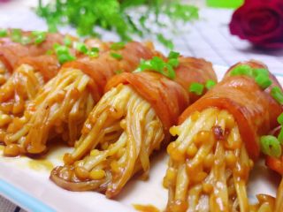 19、培根卷金针菇,色香味俱全，可以开吃啦????????????！