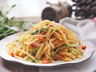 17、酸辣土豆丝,成品