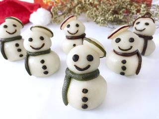 15、圣诞冰雪娃娃,可爱的冰雪娃娃。