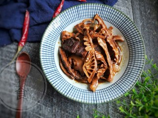 11、红烧肉笋干,根据自己口味调放