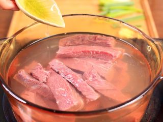 6、电饭煲牛肉干,放料酒