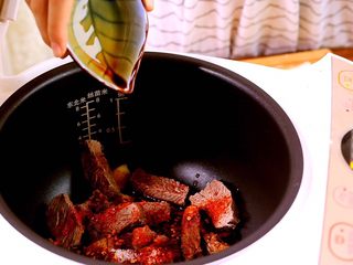 10、电饭煲牛肉干,生抽和糖