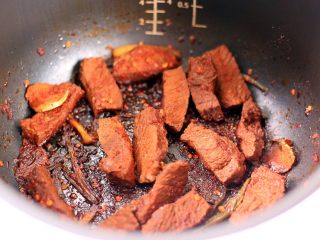 15、电饭煲牛肉干,水份全部收干