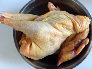 1、豉油鸡,鸡洗净