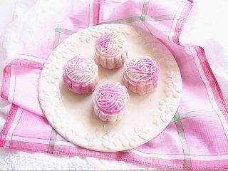 15、蔓越莓乳酪冰皮月饼,即可食用