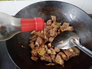 8、≈羊肉火锅≈,加入生抽，老抽